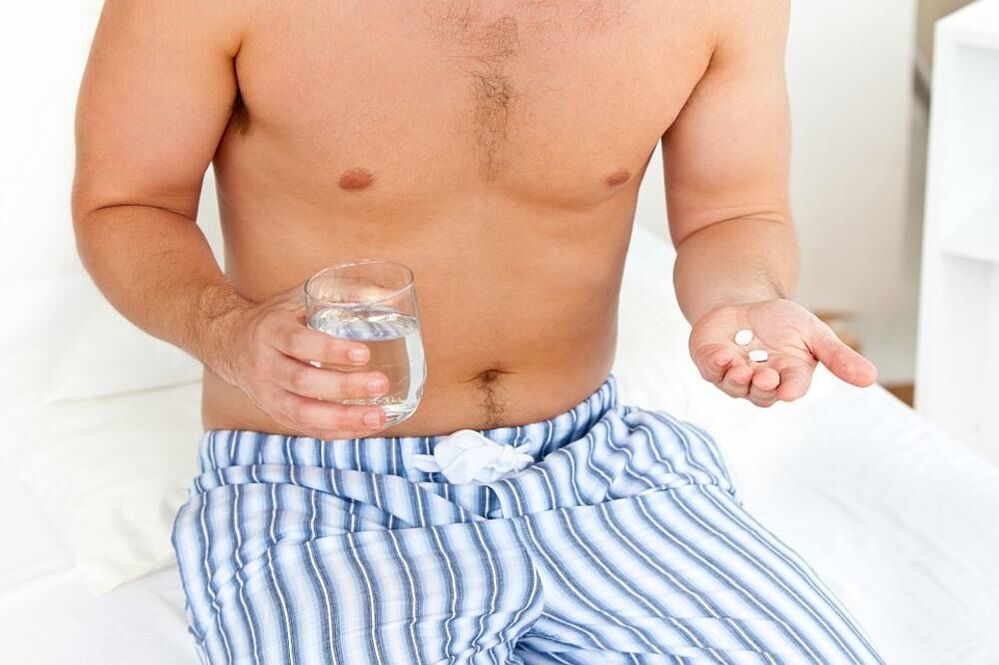 άνδρας παίρνει χάπια για προστατίτιδα